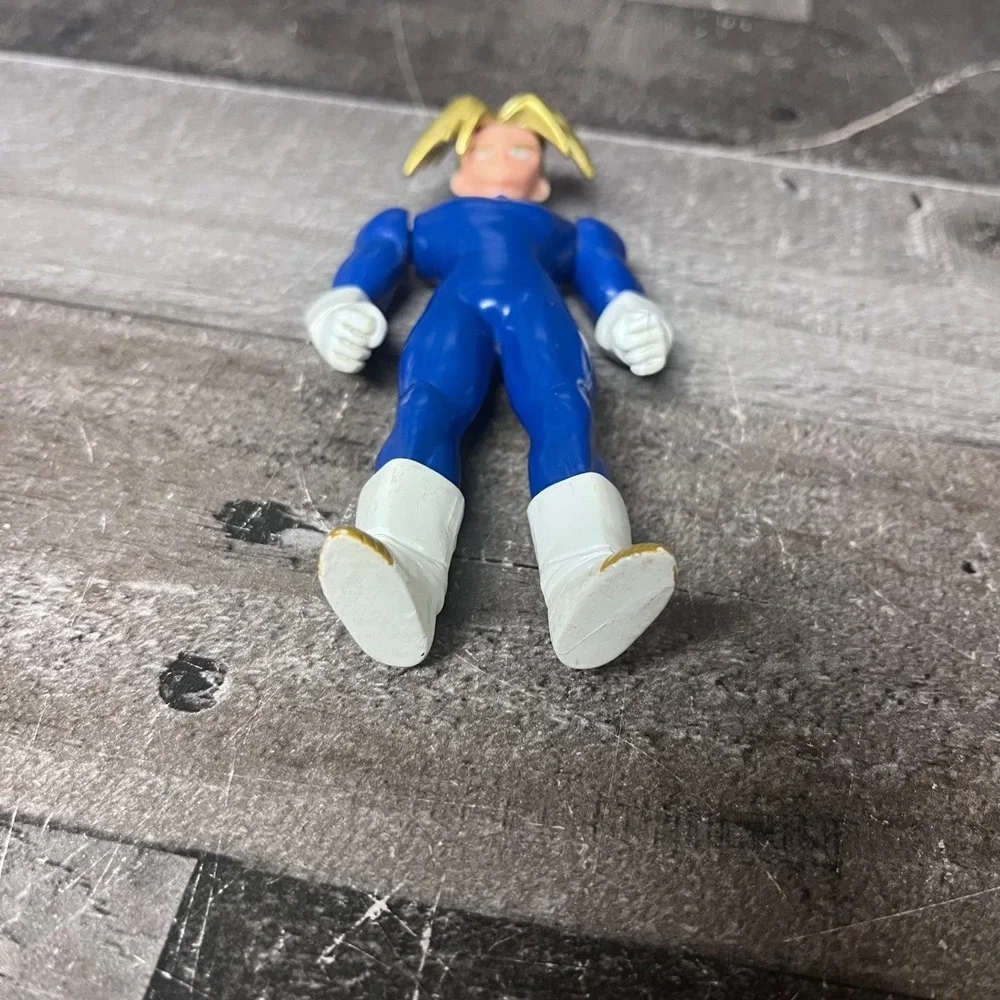 Dragon Ball Z Super Battle Collection 1996 Armor Figure Super Saiyan Trunks